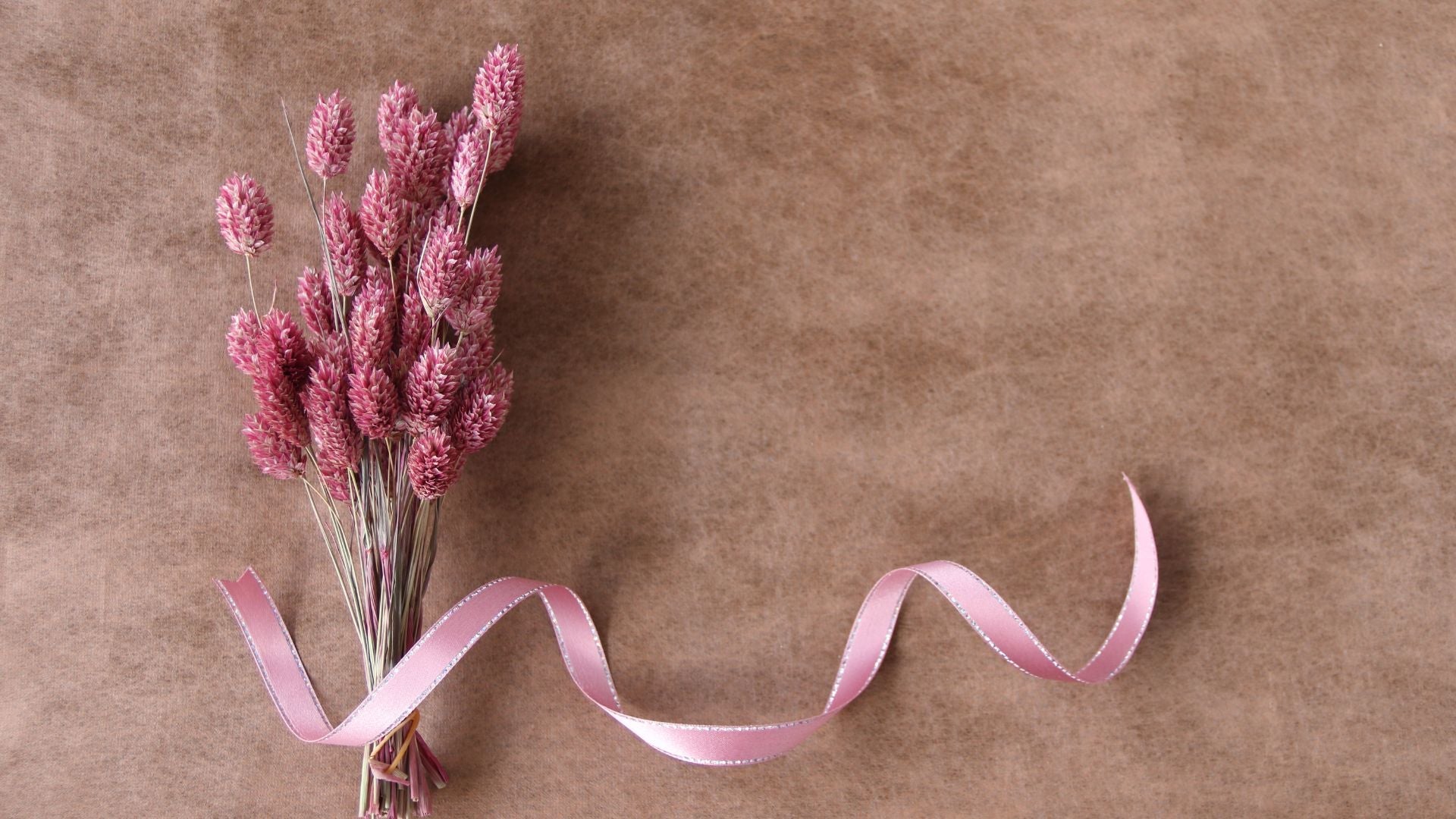 How to Incorporate Dried Flowers into Your Chicago Home Decor